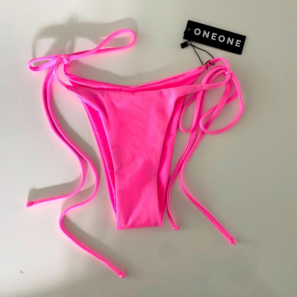 OneOne Bikini Bottom, size Small
